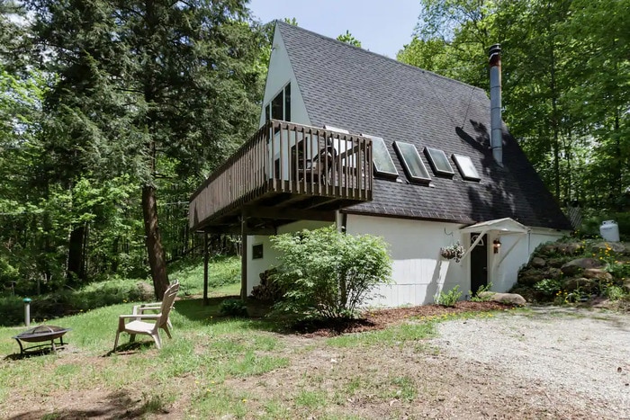 Fall Foliage Airbnb - The Canopy House