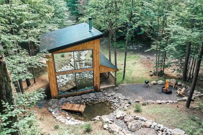 Fall Foliage Airbnb - Ultra Luxury Treehouse