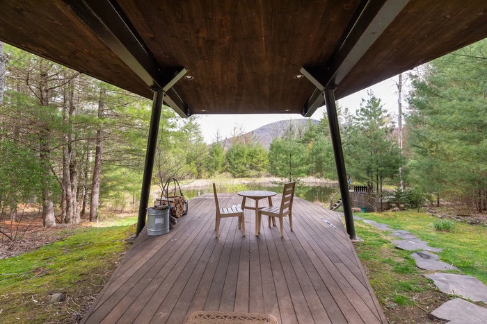 Fall Foliage Airbnb - Willow Treehouse