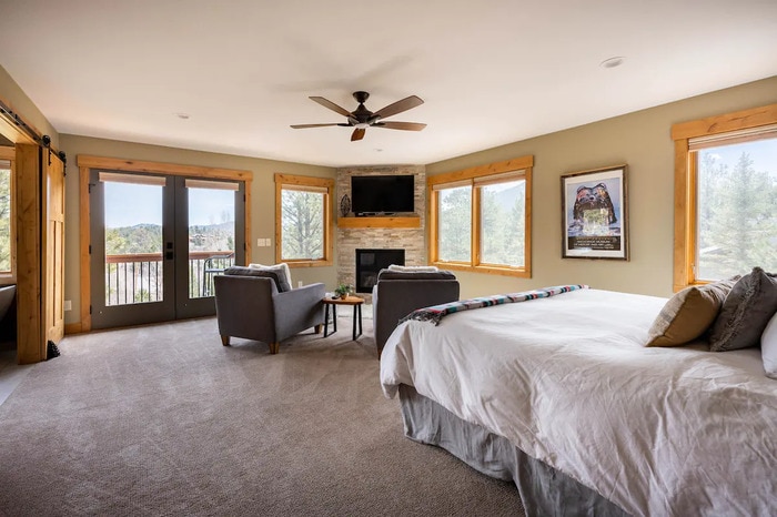 Fall Foliage Airbnb - Dancing Pines on Fall River