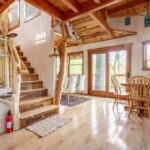 Fall Foliage Airbnb - Asheville's Luxury Treehouse
