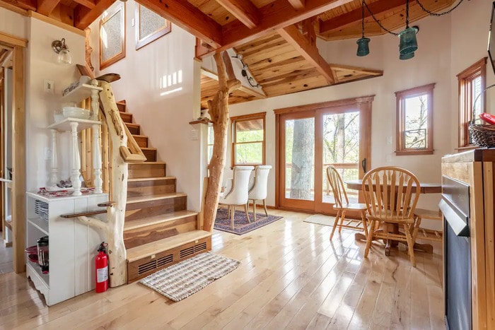 Fall Foliage Airbnb - Asheville's Luxury Treehouse