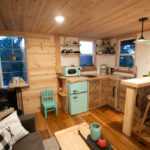 Fall Foliage Airbnb - Cozy Tiny Mountain Log Cabin