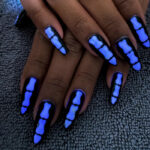 Halloween Nails 2022 - glow in the dark skeleton