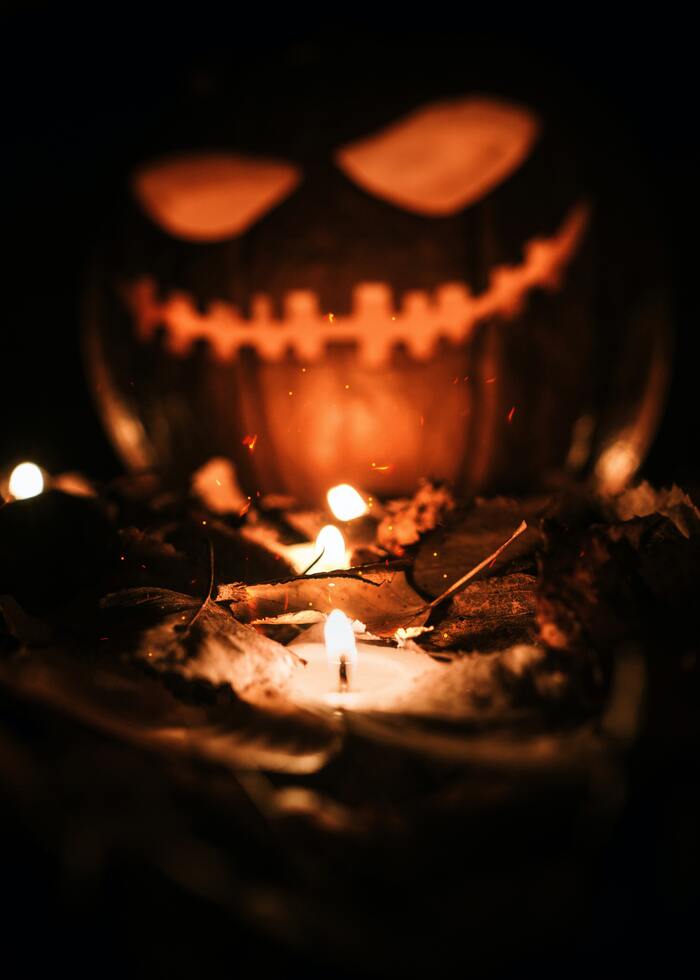 Pumpkin Puns Jokes - jack-o'-lantern and candle