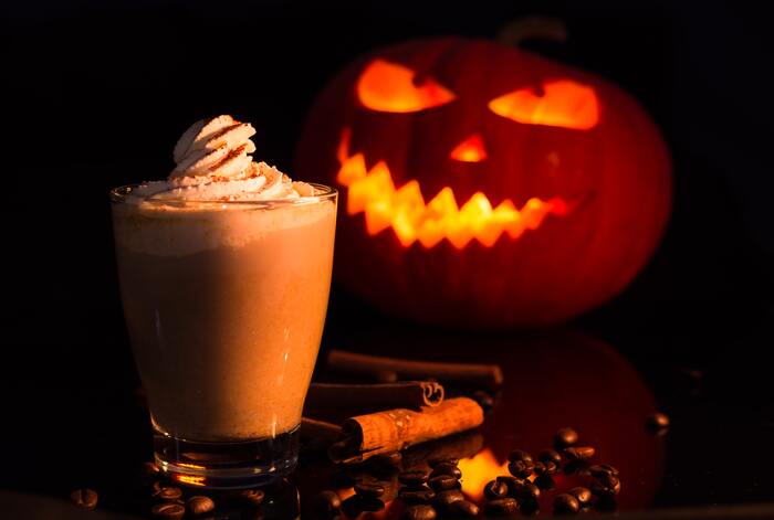 Pumpkin Puns Jokes - jack-o'-lantern and pumpkin spice latte