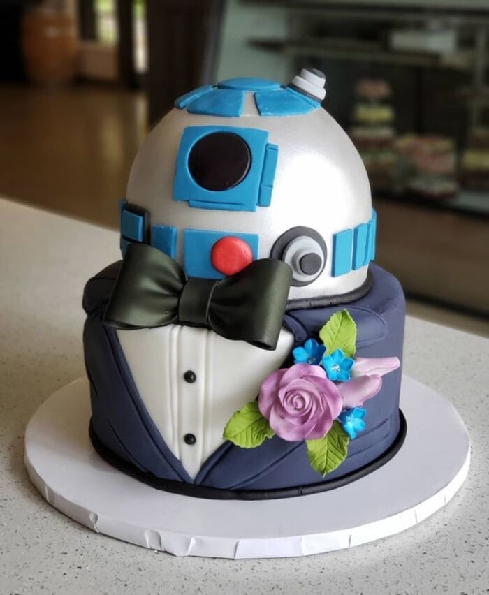 Star Wars Cakes - R2-D2 Groom’s Cake