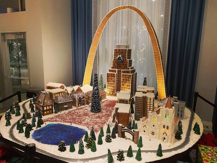 Amazing Gingerbread Houses - Beautiful St. Louis