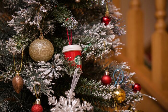 Christmas Puns Jokes - Starbucks Cup Hanging on a Christmas Tree