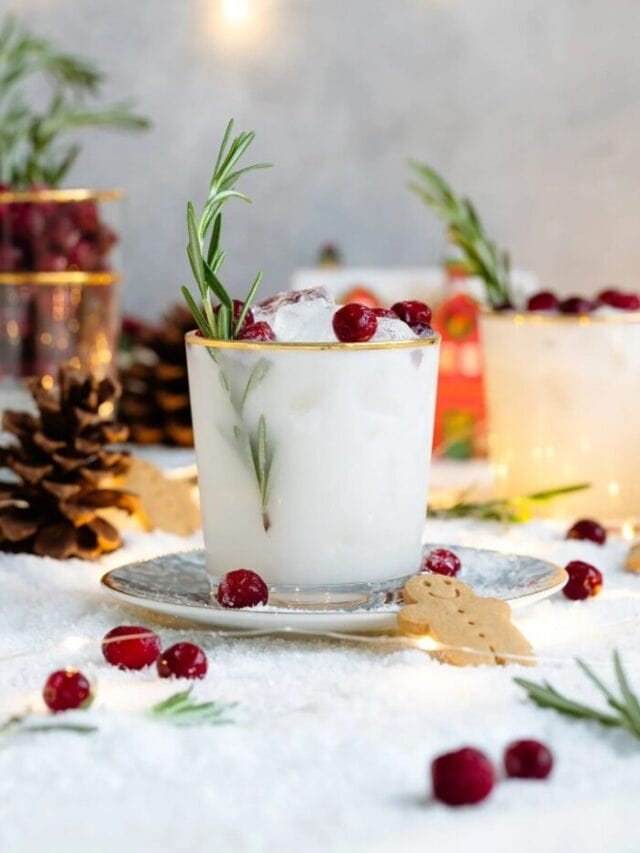 25 Christmas Cocktails Santa Would Love