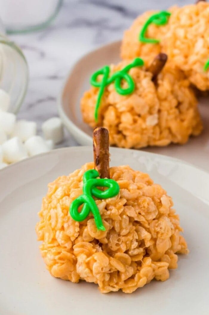 Thanksgiving Dessert Ideas - Pumpkin Rice Krispies