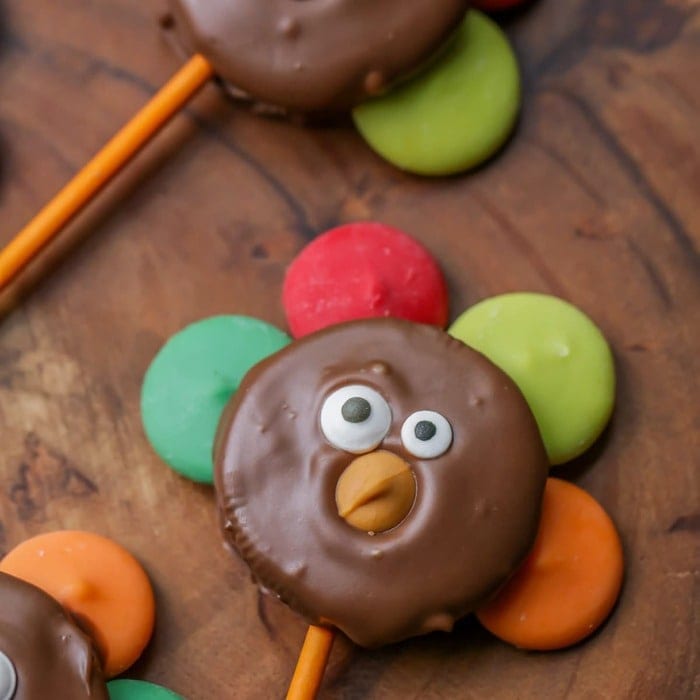 Thanksgiving Dessert Ideas - Oreo Turkeys