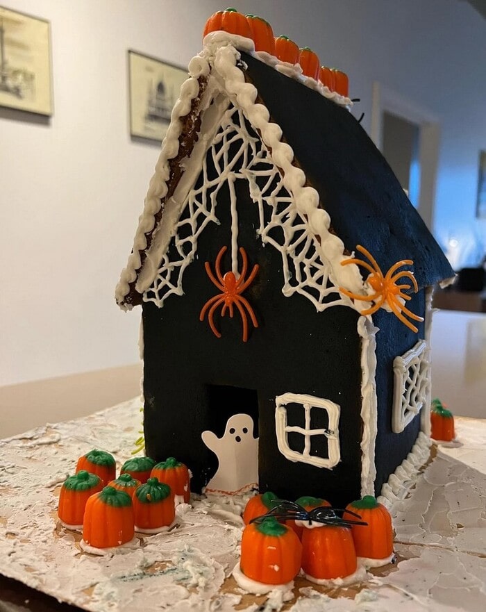 Funny Gingerbread Houses - Halloween for Christmas