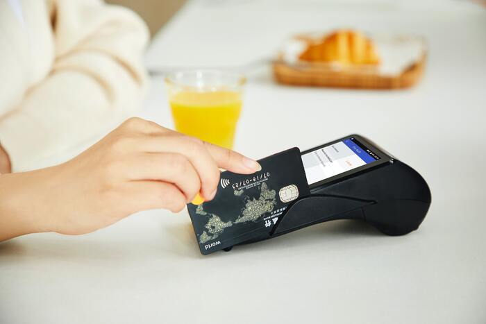 How To Save Money - swiping credit card