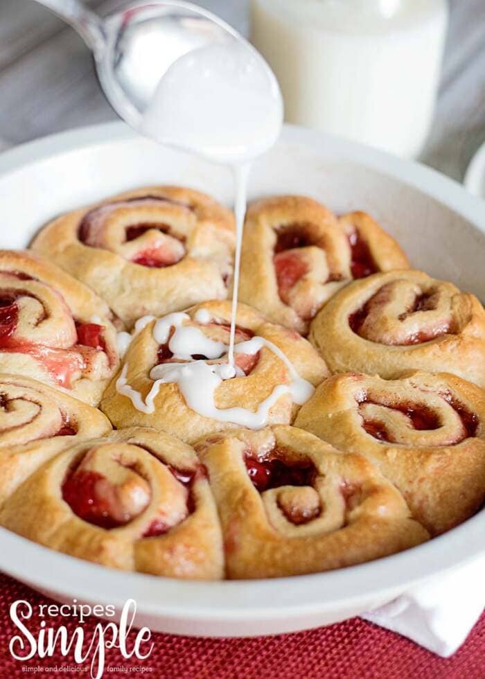 Easy Breakfast Ideas - Cherry Pie Cinnamon Rolls