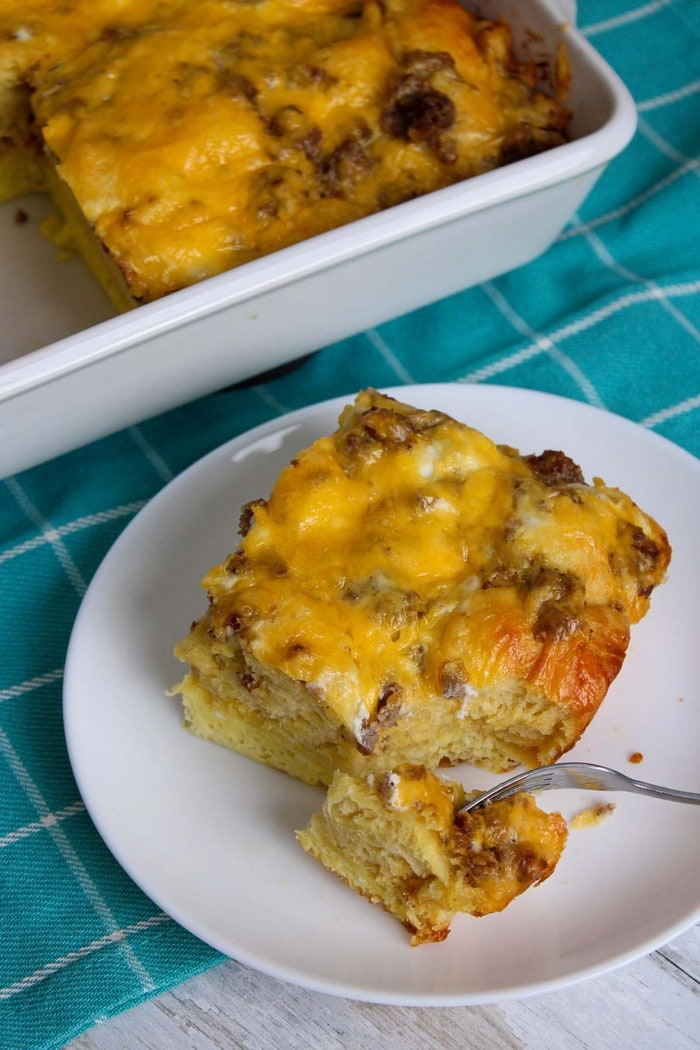 Easy Breakfast Ideas - Egg and Biscuit Breakfast Casserole