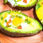 Easy Breakfast Ideas - Easy Baked Eggs in Avocado