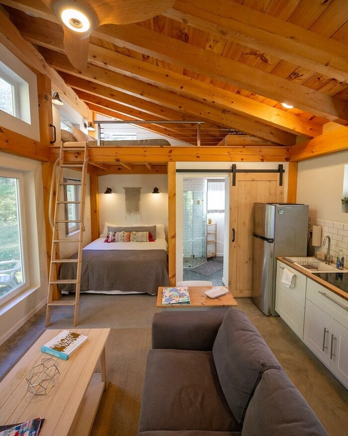 Romantic Airbnbs - Honeycrisp Cottage in Putney, Vermont