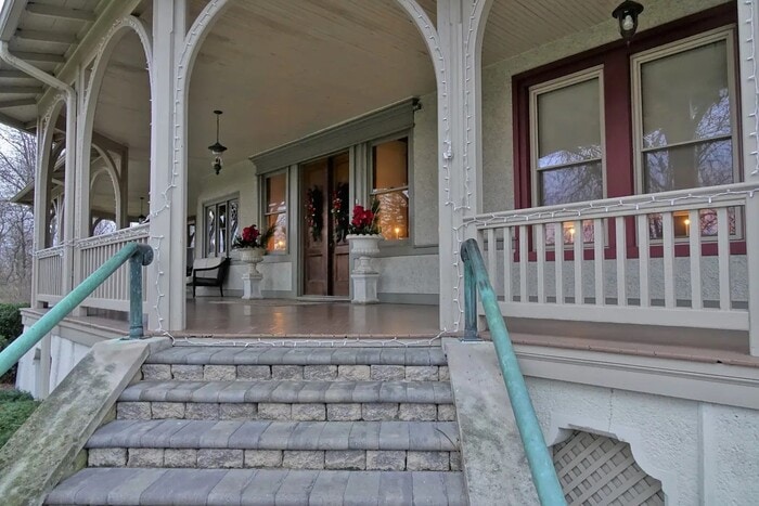 Romantic Airbnbs - The Inn at Ragged Edge in Chambersburg, Pennsylvania