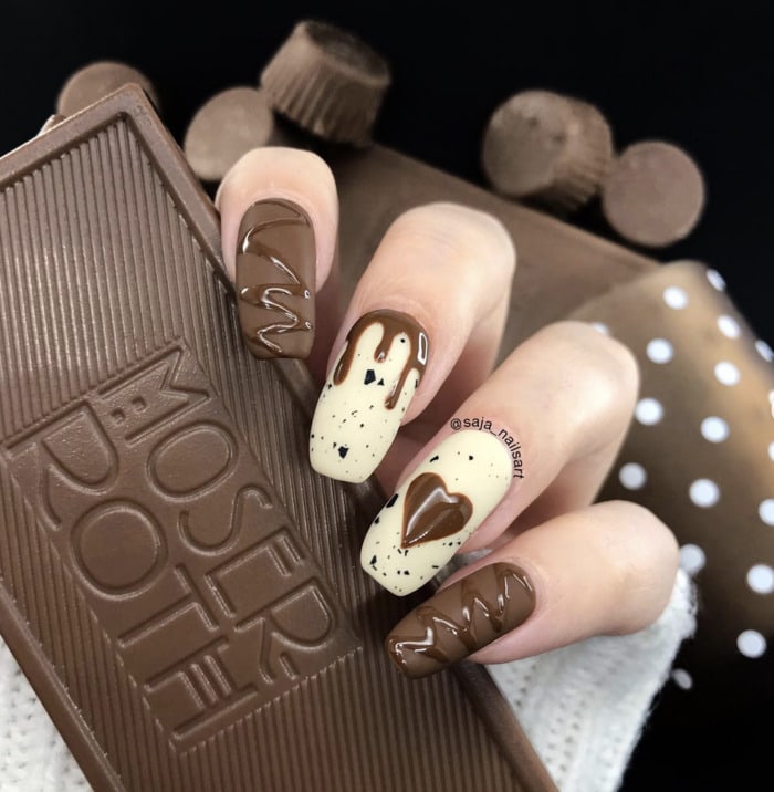 Valentine Nails 2023 - chocolate dipped