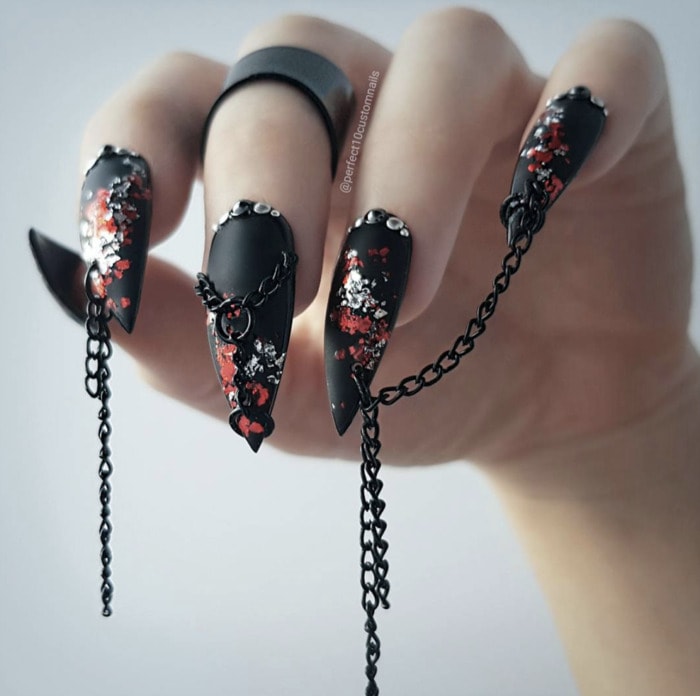 Valentine Nails 2023 - dark design