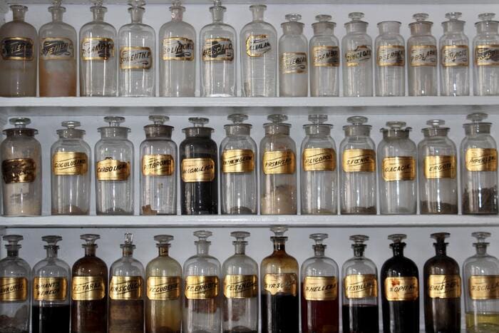 Apothecary aesthetic - glass jars with labels