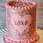 Valentine's Day Cake Ideas - XOXO cake