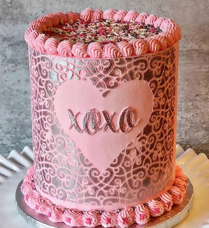 Valentine's Day Cake Ideas - XOXO cake