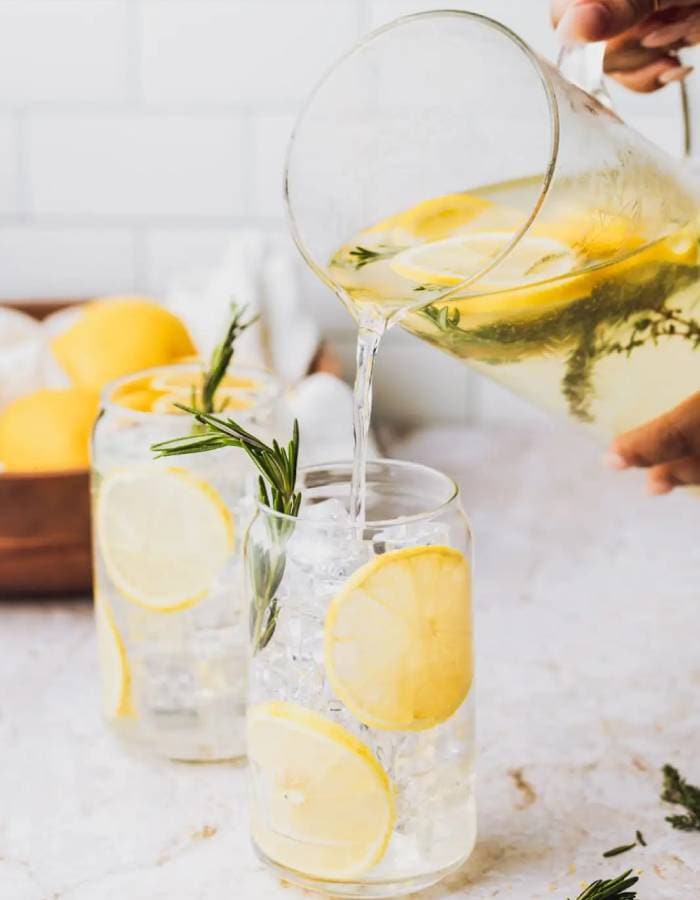 Spring Cocktails - Sparkling Tuscan Lemonade Cocktail