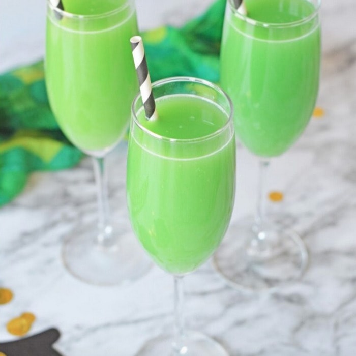St. Patrick's day cocktails - st patrick's day mimosa