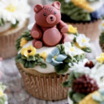 Wildflower cupcakes- teddy bear cupcake