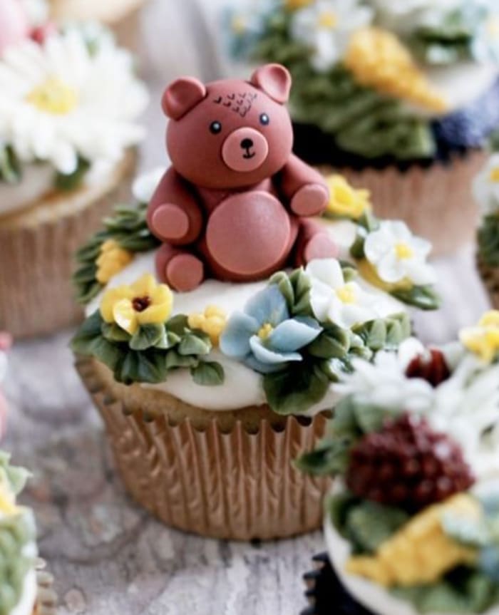 Wildflower cupcakes- teddy bear cupcake