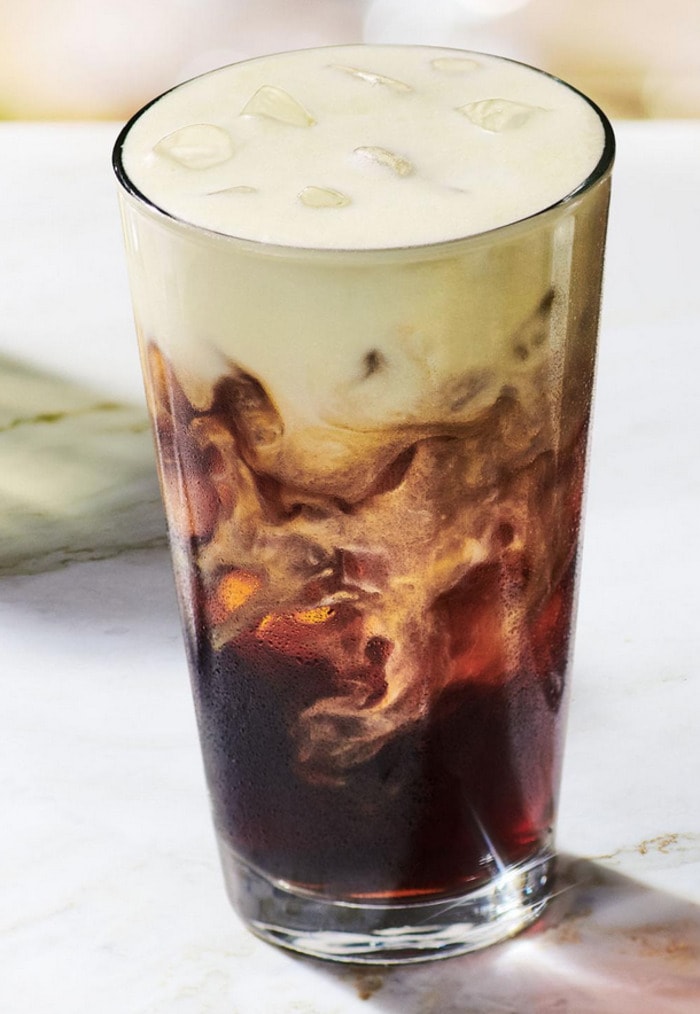 https://www.letseatcake.com/wp-content/uploads/2023/05/starbucks-cold-foam-drinks-8.jpg