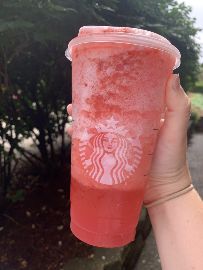 Starbucks Frozen Lemonade Refreshers Review - Strawberry Acai