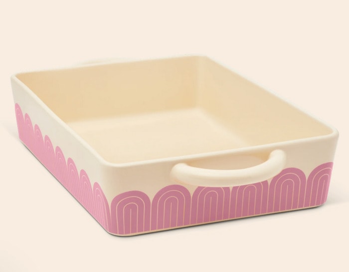barbie kitchen products - pink and white casserole dish