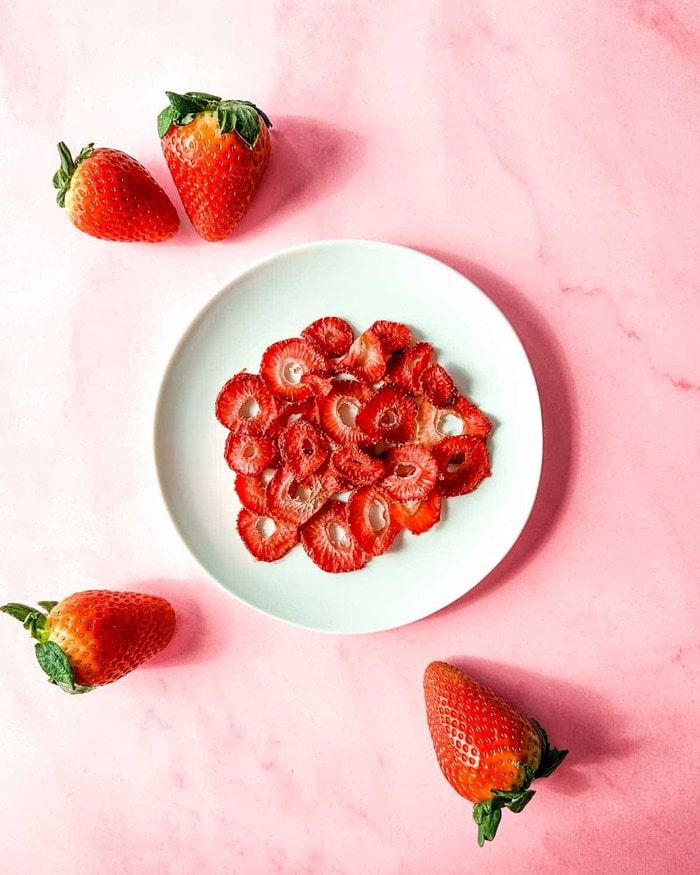 beach snack ideas - dehydrated strawberries