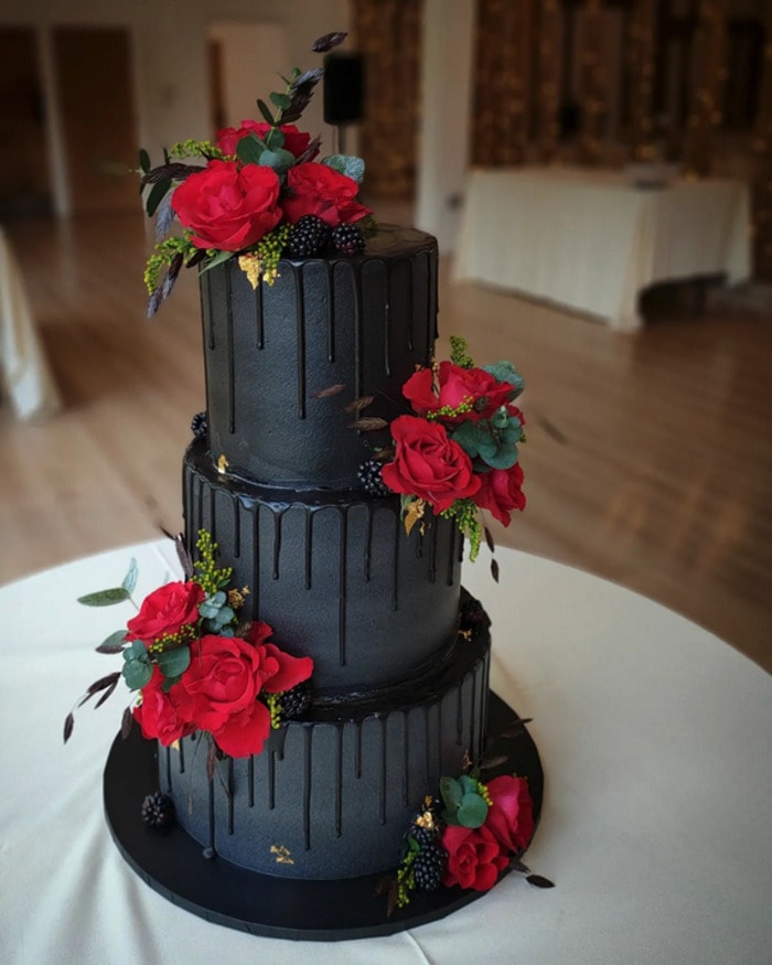 Goth Wedding Cakes - black and red roses