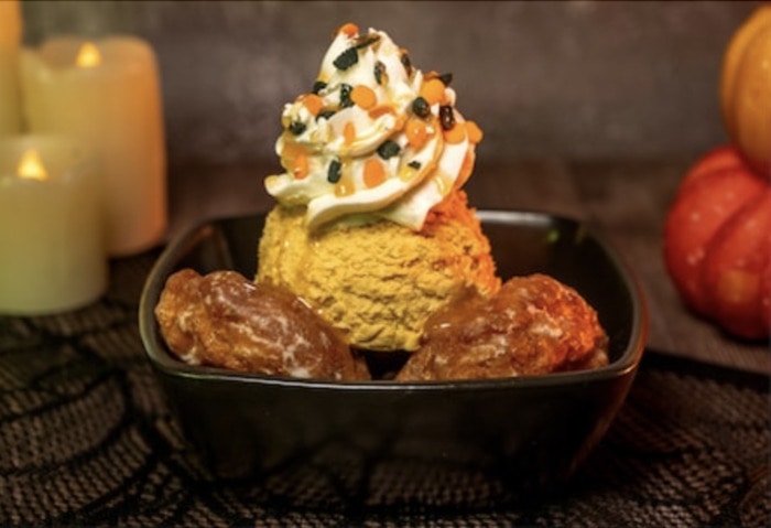 Disney Halloween food - Apple Fritter Sundae