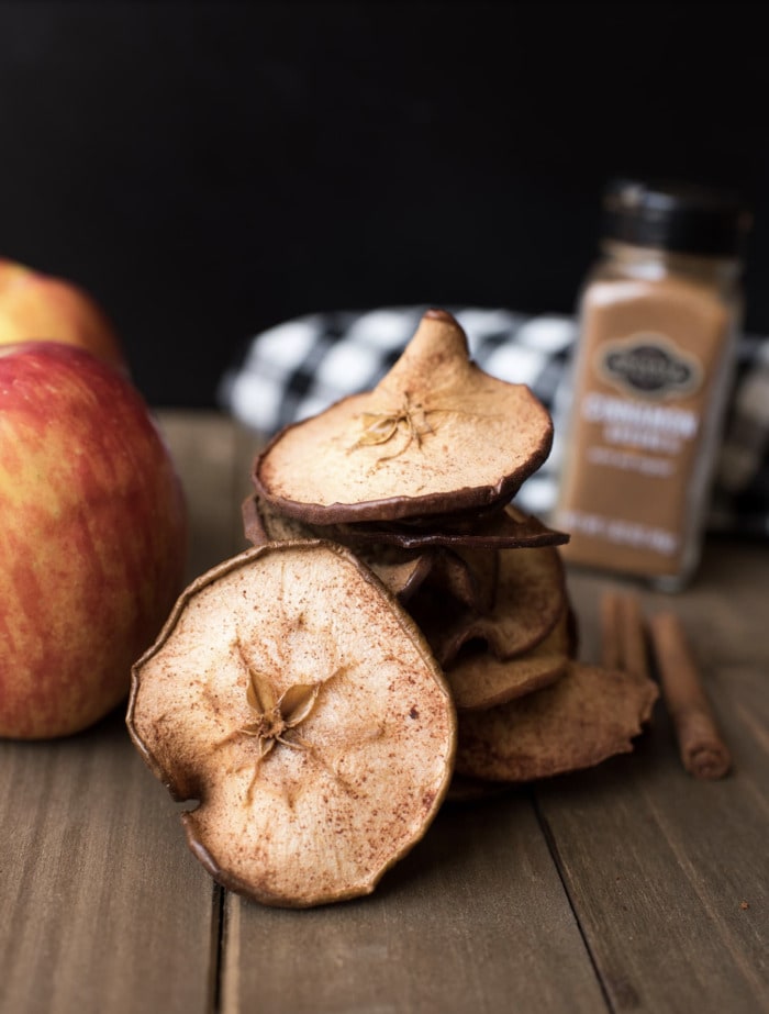 easy apple desserts - Cinnamon Apple Chips