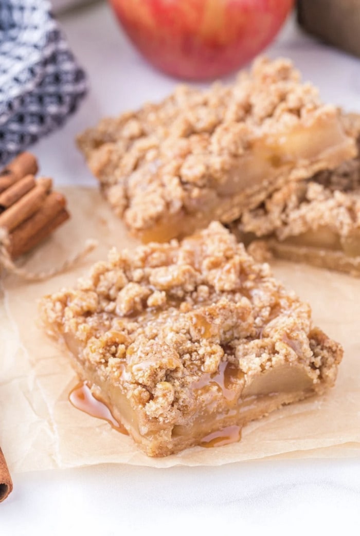 easy apple desserts - Caramel Apple Bars