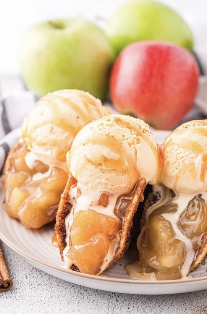 easy apple desserts - Apple Pie Tacos