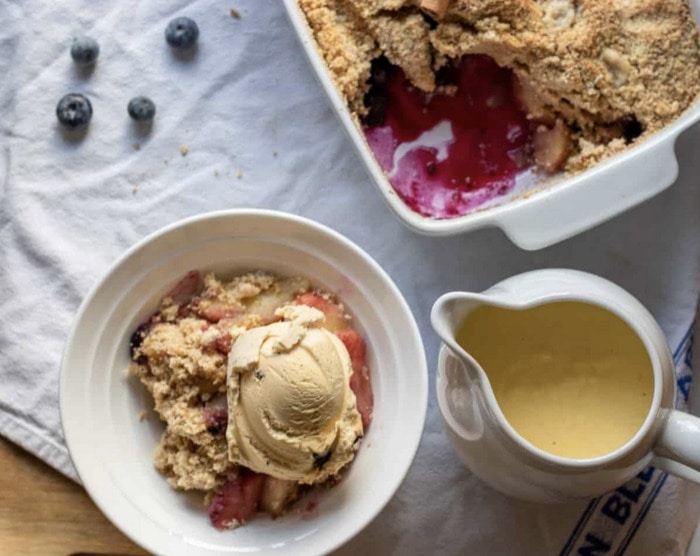 easy apple desserts - Apple and Blueberry Crumble