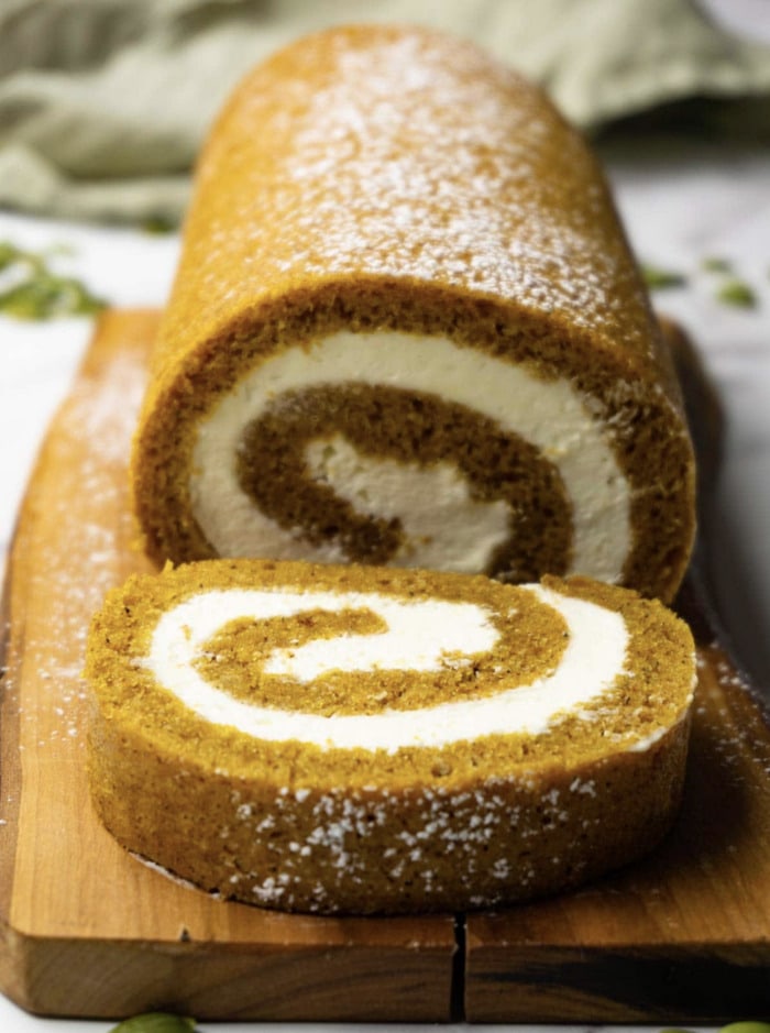 easy pumpkin desserts - Pumpkin Roll