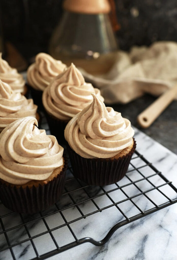 Easy pumpkin desserts - pumpkin spice cupcakes