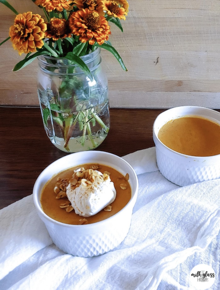 easy pumpkin desserts - Easy Pumpkin Pie Pudding Cups With Whipped Cream