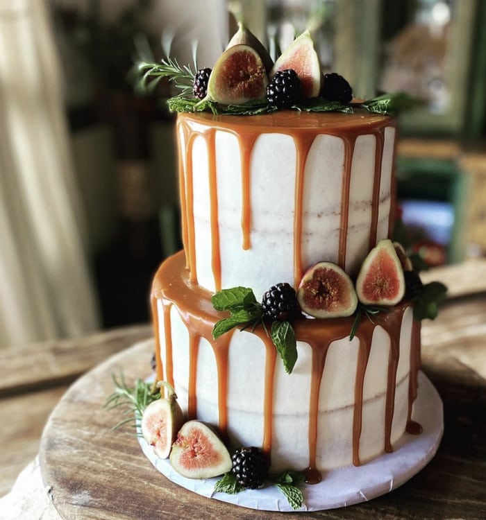 fall wedding cakes - fig and caramel drip on white frosting