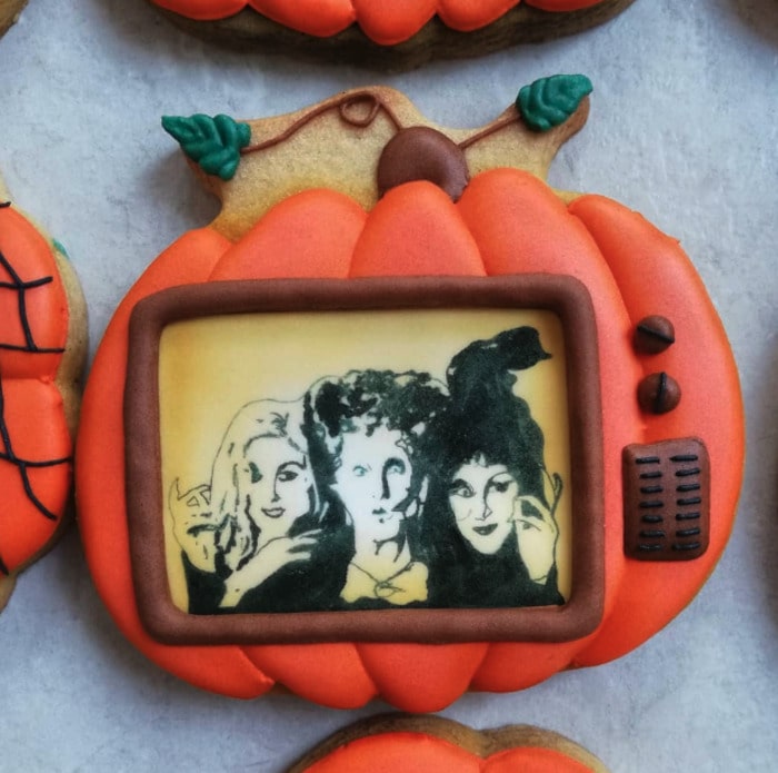Hocus Pocus food - pumpkin TV cookie