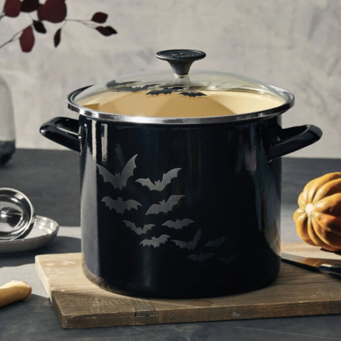 Le Creuset Autumn Collection 2023 - bat stockpot