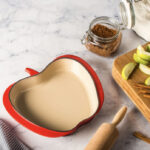 Le Creuset Autumn Collection 2023 - apple baker