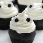 Halloween Cupcake Ideas - Cute Ghost Cupcakes